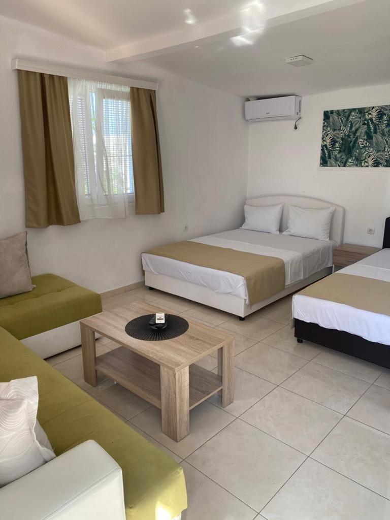 Apartments Vila Sara M 울친 외부 사진