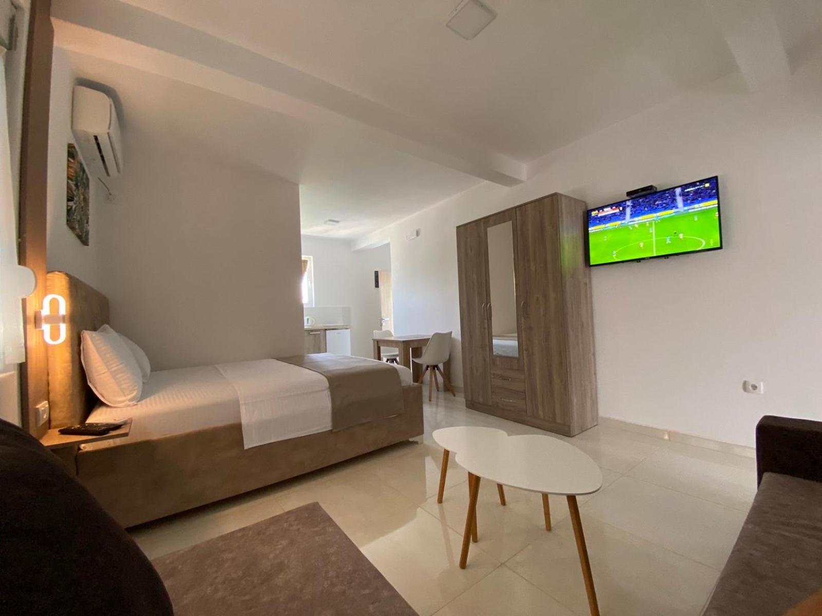 Apartments Vila Sara M 울친 객실 사진
