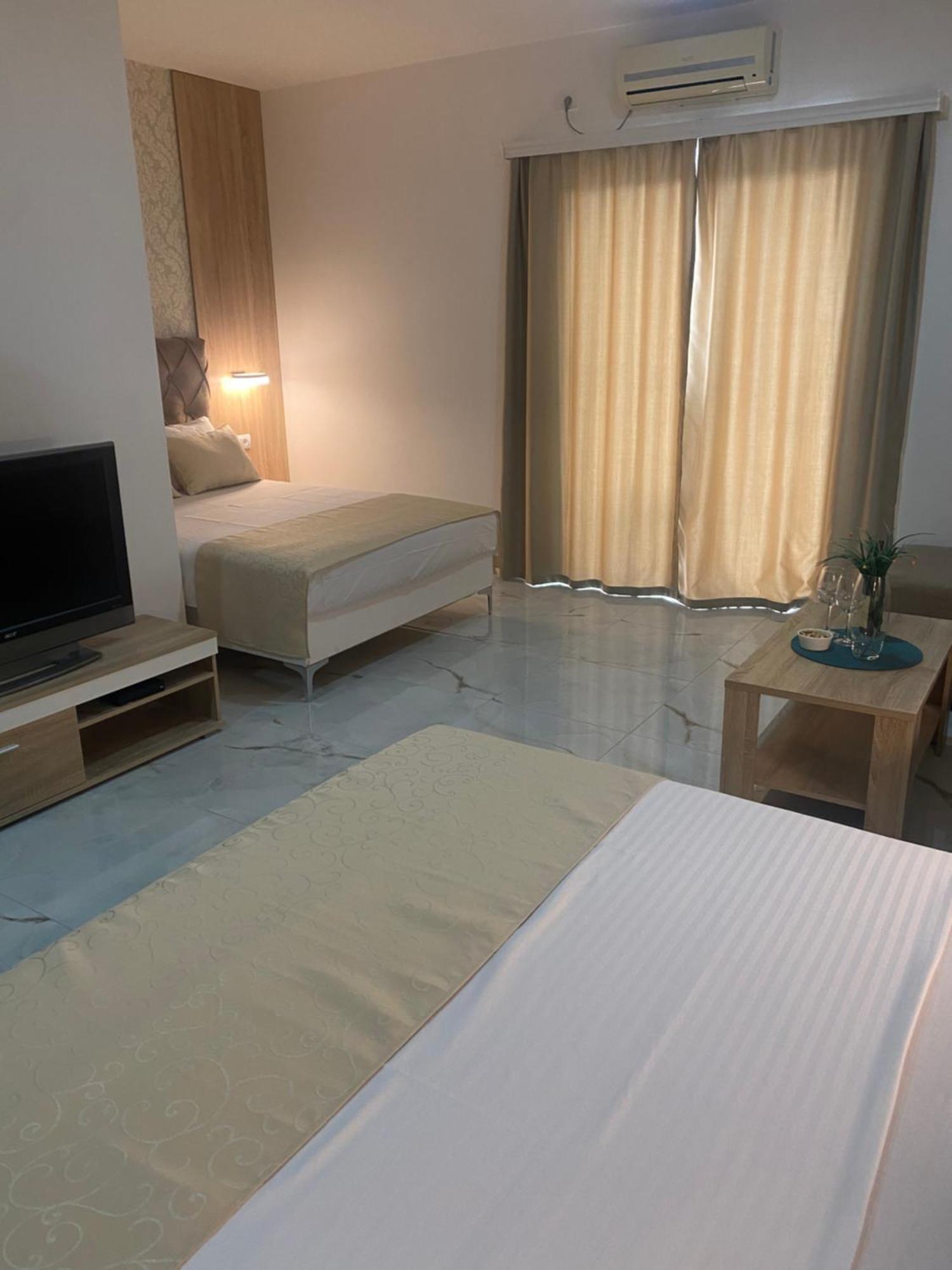 Apartments Vila Sara M 울친 외부 사진