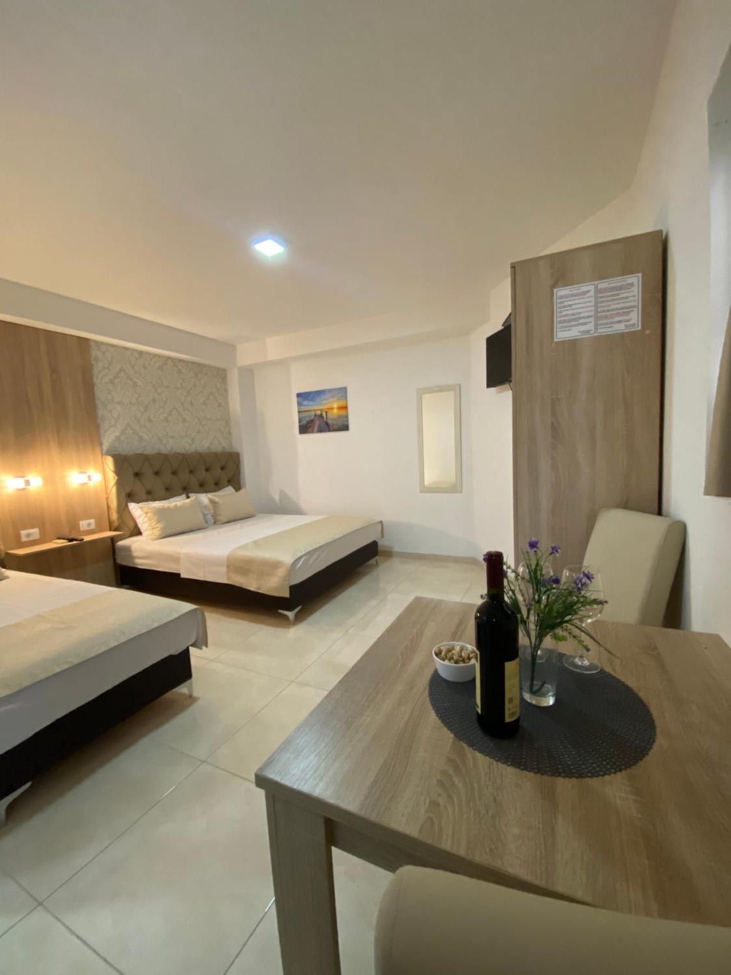 Apartments Vila Sara M 울친 외부 사진